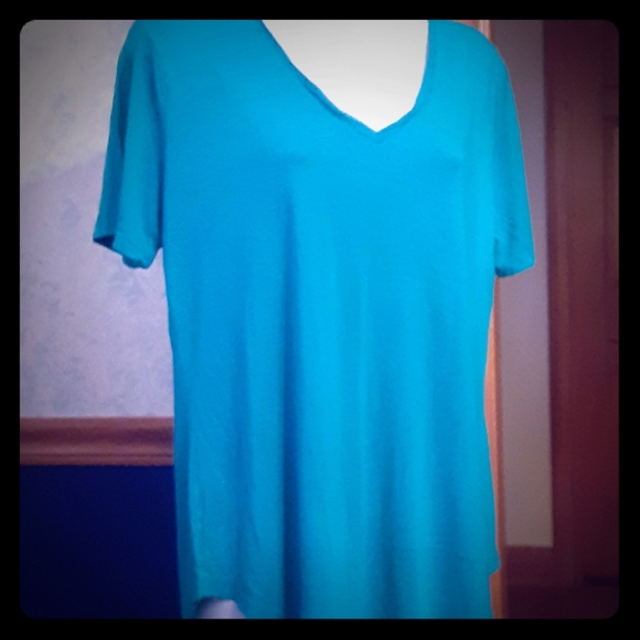 Old Navy light teal v-neck short sleeved tee - Picture 1 of 6